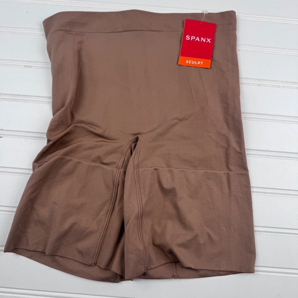 NEW Spanx Sculpt Mid Thigh Short Brown Women's Medium